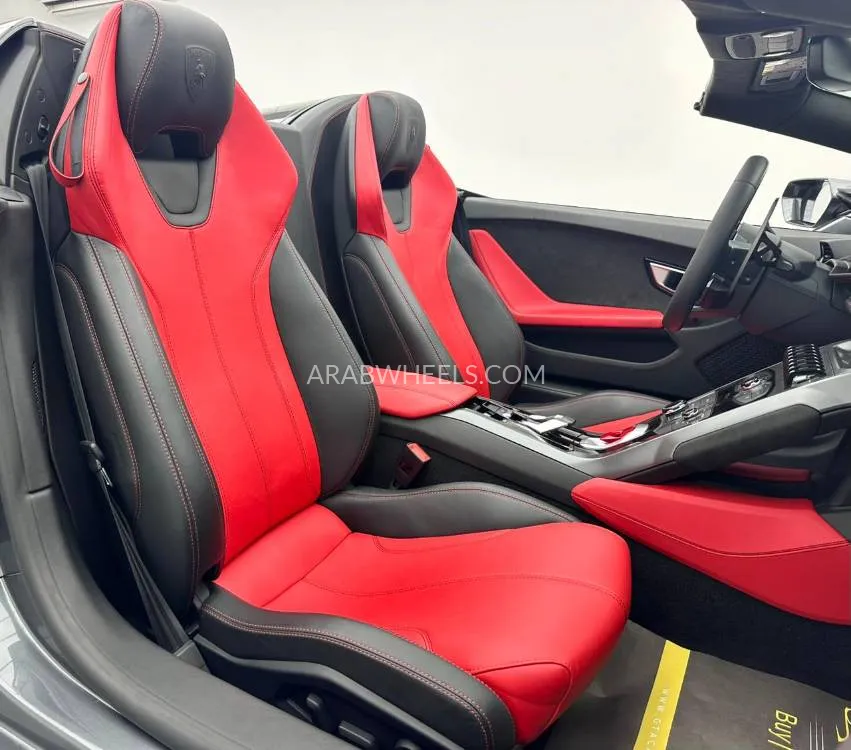 Lamborghini Huracan 2018 for Sale in Dubai Image-18