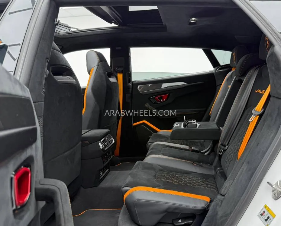 Lamborghini Urus 2023 for Sale in Dubai Image-18
