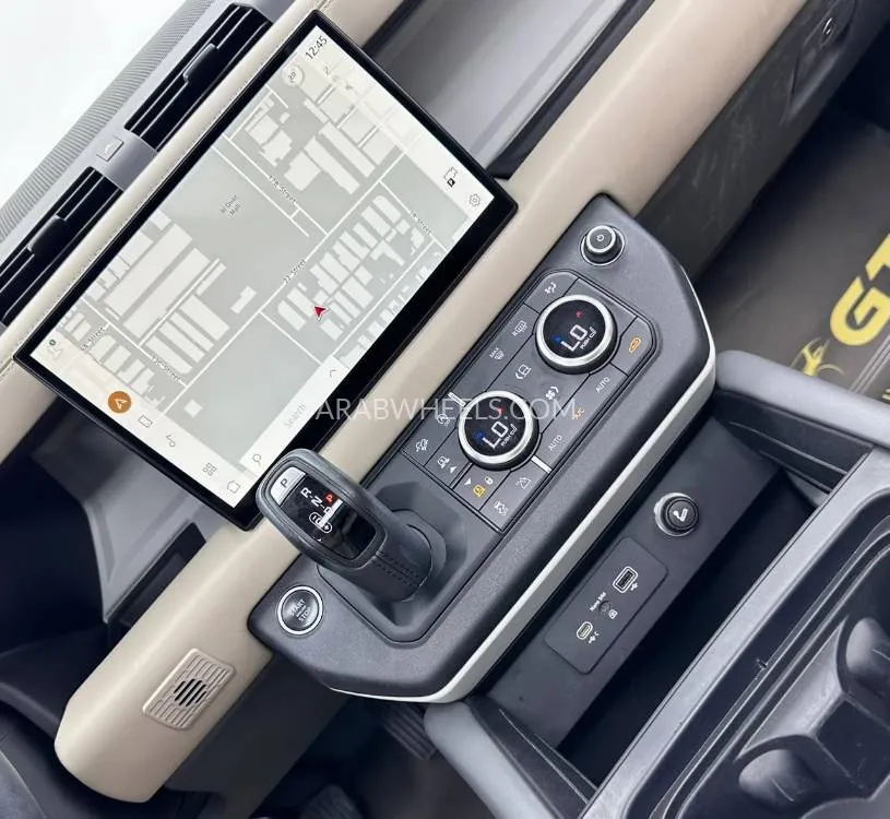 Land Rover Defender 2022 for Sale in Dubai Image-14