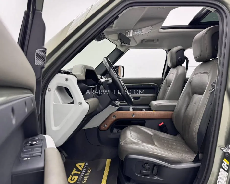 Land Rover Defender 2022 for Sale in Dubai Image-11