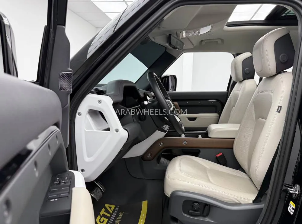 Land Rover Defender 2024 for Sale in Dubai Image-8