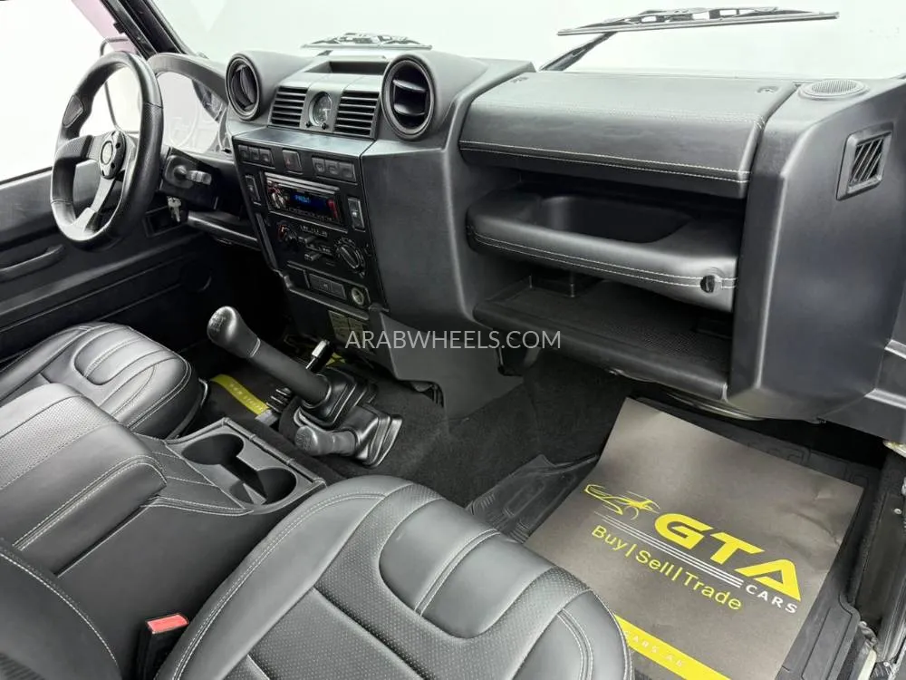 لاند روفر ديفندر 2010 for Sale in دبي Image-11