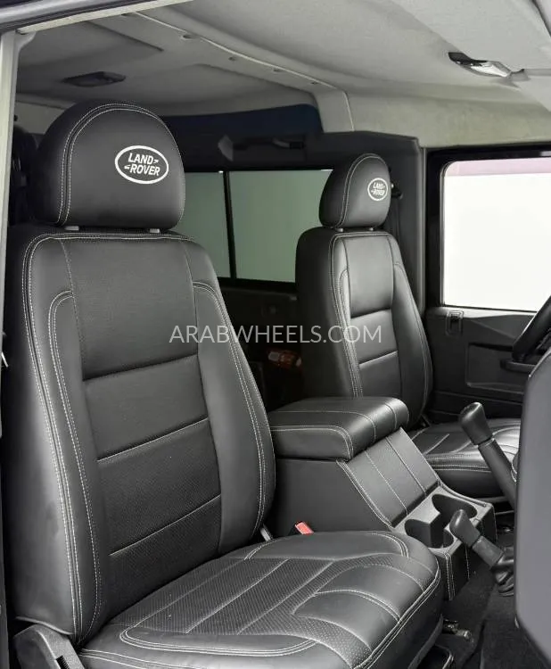 لاند روفر ديفندر 2010 for Sale in دبي Image-15