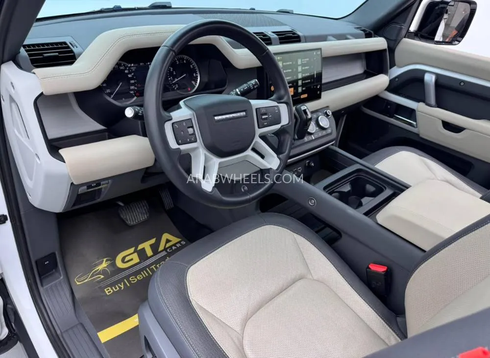 لاند روفر ديفندر 2023 for Sale in دبي Image-7