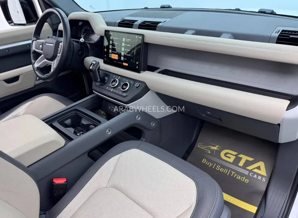 لاند روفر ديفندر 2023 for Sale in دبي Image-13