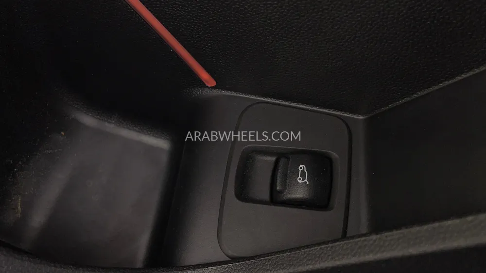 ميني كانتريمان 2023 for Sale in دبي Image-46