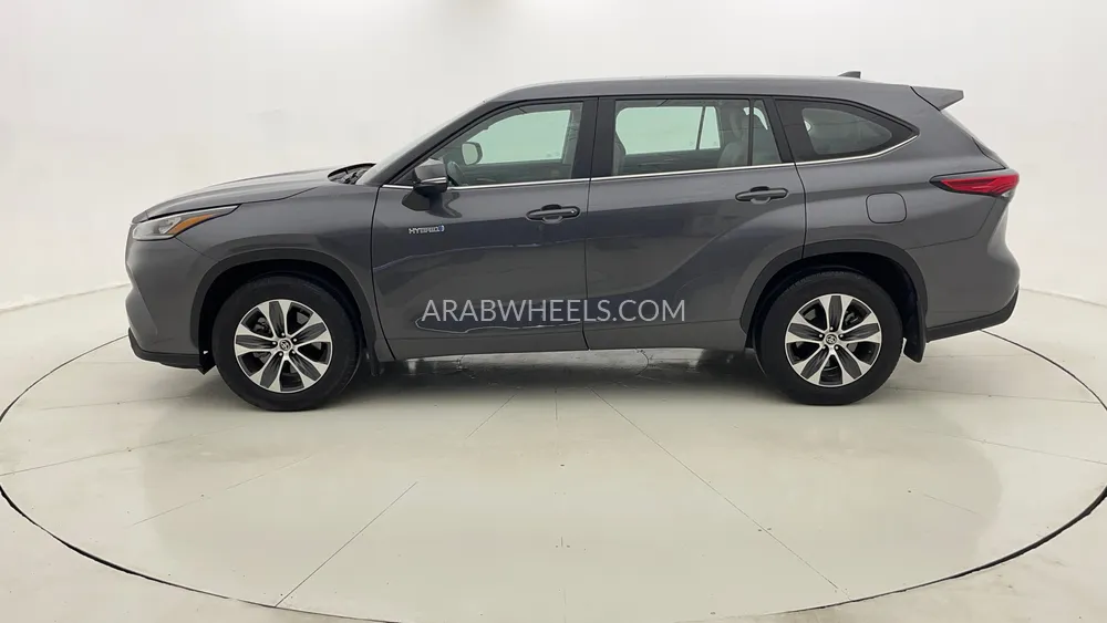 Toyota Highlander 2023 for Sale in Dubai Image-6
