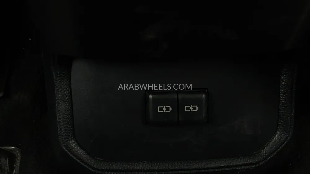 Toyota Highlander 2023 for Sale in Dubai Image-53