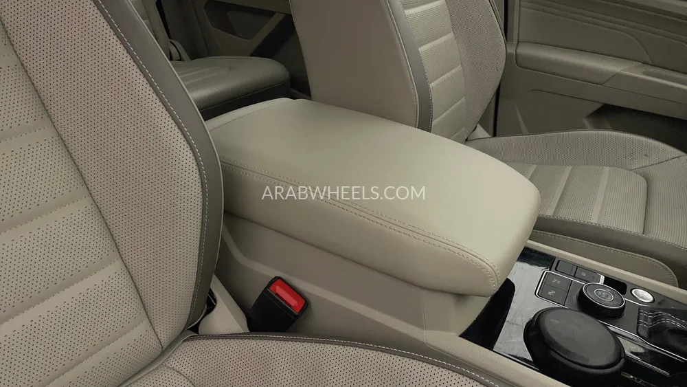 Volkswagen Teramont 2022 for Sale in Dubai Image-43