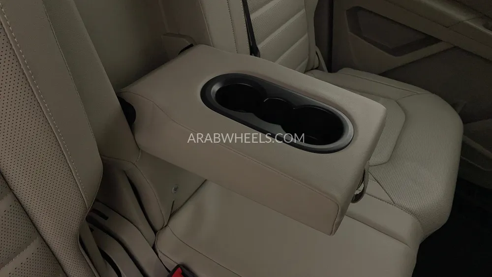 Volkswagen Teramont 2022 for Sale in Dubai Image-44