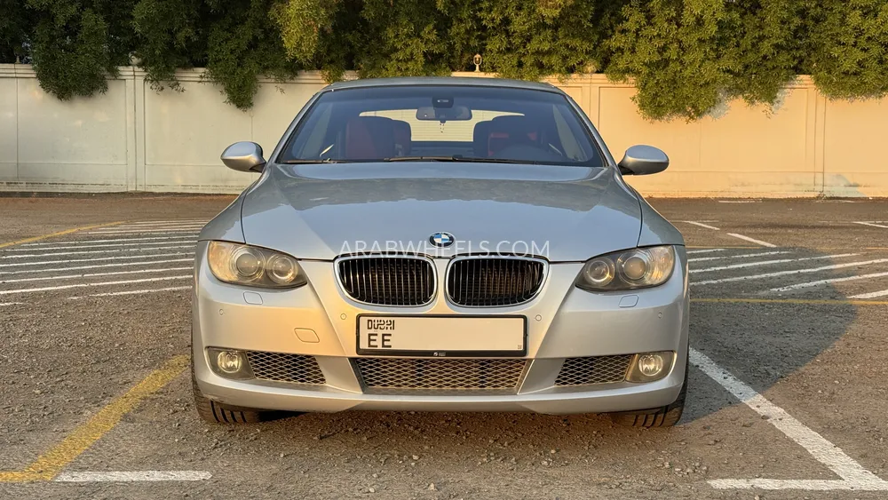 بي إم دبليو الفئة الثالثة 2009 for Sale in دبي Image-2