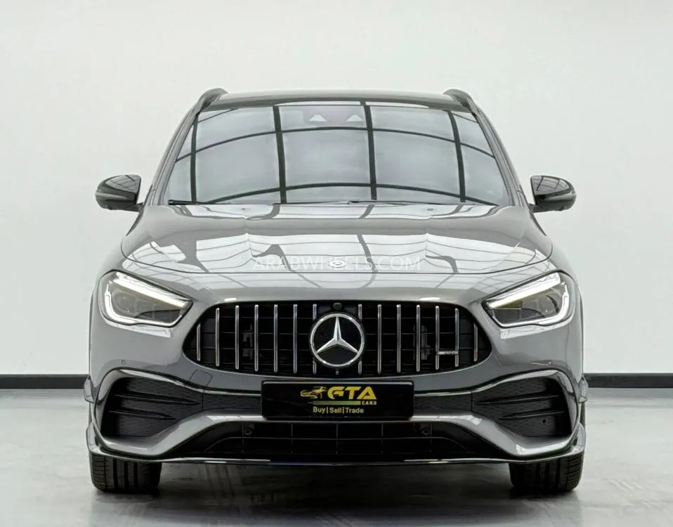 Mercedes Benz GLA 2022 for Sale in Dubai Image-2
