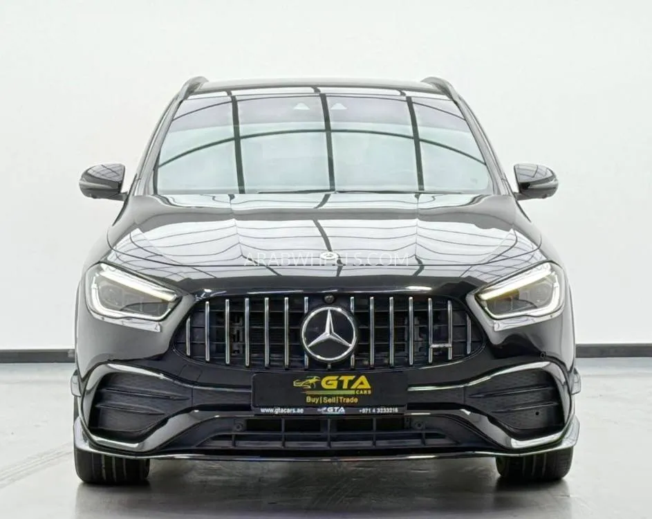 Mercedes Benz GLA 2022 for Sale in Dubai Image-2