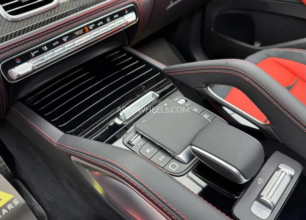 Mercedes Benz GLE Class 2025 for Sale in Dubai Image-18