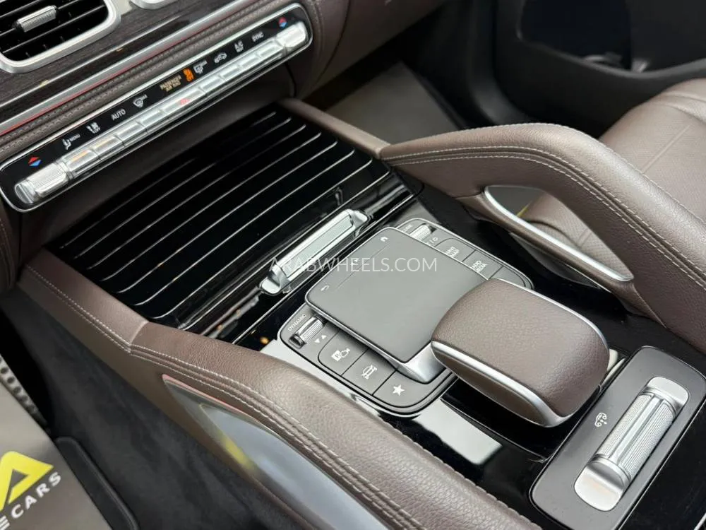 مرسيدس بنز GLE Class 2022 for Sale in دبي Image-16