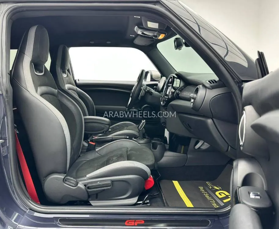 Mini Cooper 2021 for Sale in Dubai Image-14