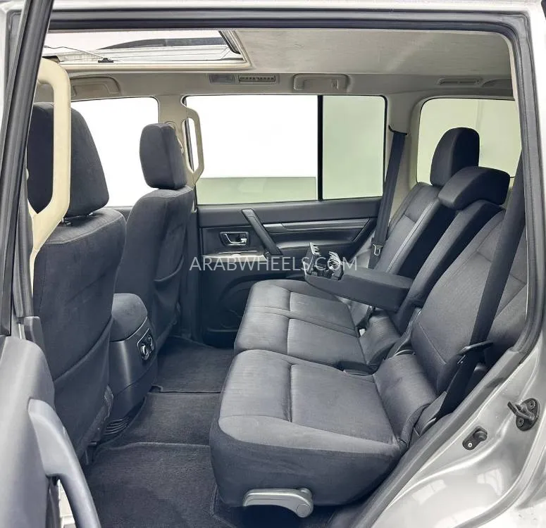 Mitsubishi Pajero 2022 for Sale in Dubai Image-16