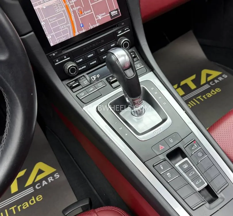 Porsche 911 2017 for Sale in Dubai Image-16