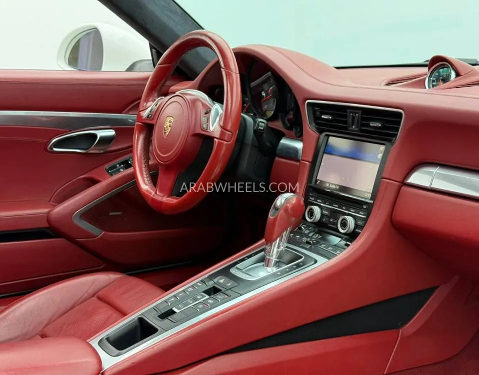 بورشه 911 2014 for Sale in دبي Image-11