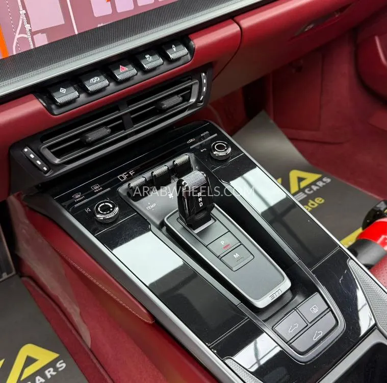 بورشه 911 2020 for Sale in دبي Image-5