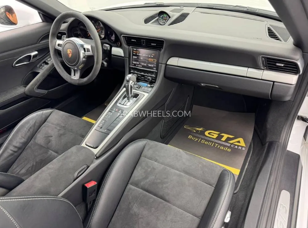 بورشه 911 2015 for Sale in دبي Image-7