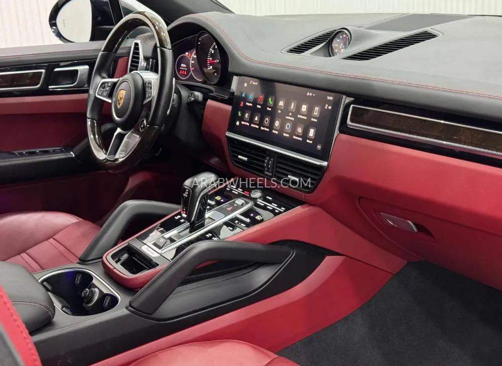 Porsche Cayenne 2022 for Sale in Dubai Image-10