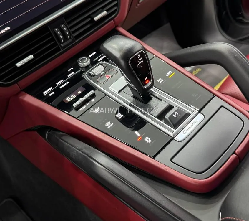 Porsche Cayenne 2022 for Sale in Dubai Image-14