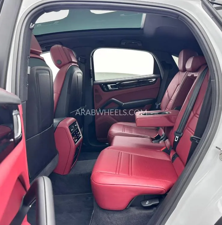 Porsche Cayenne 2023 for Sale in Dubai Image-17