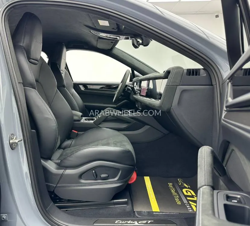Porsche Cayenne 2025 for Sale in Dubai Image-18