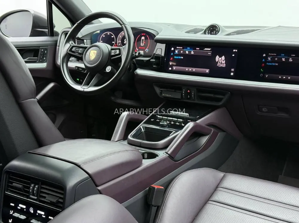 Porsche Cayenne 2024 for Sale in Dubai Image-11