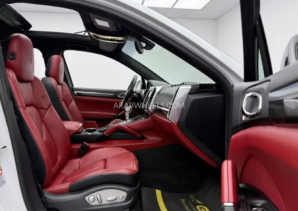 Porsche Cayenne 2016 for Sale in Dubai Image-9