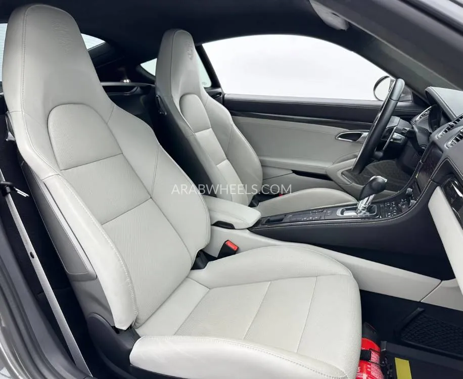 Porsche Cayman 2022 for Sale in Dubai Image-12
