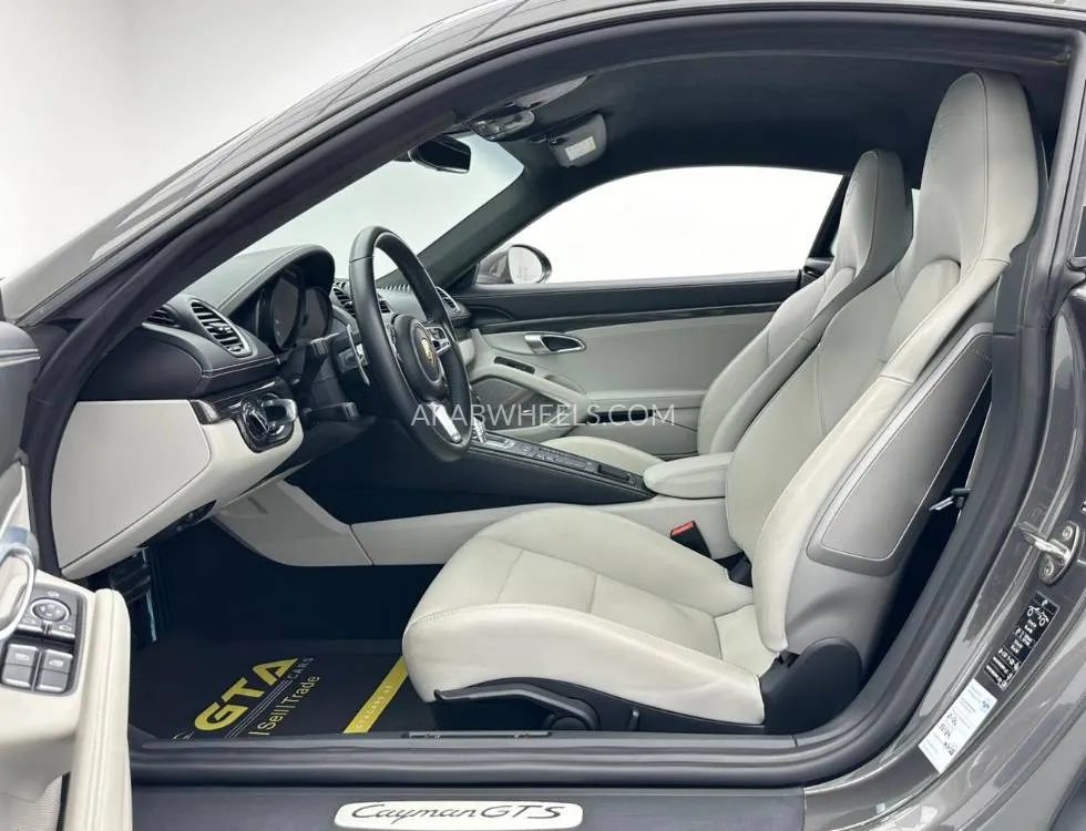 Porsche Cayman 2022 for Sale in Dubai Image-15