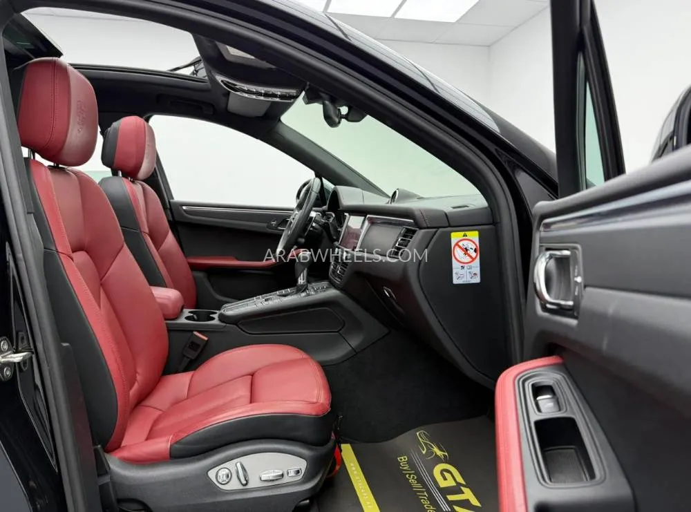 Porsche Macan 2023 for Sale in Dubai Image-15