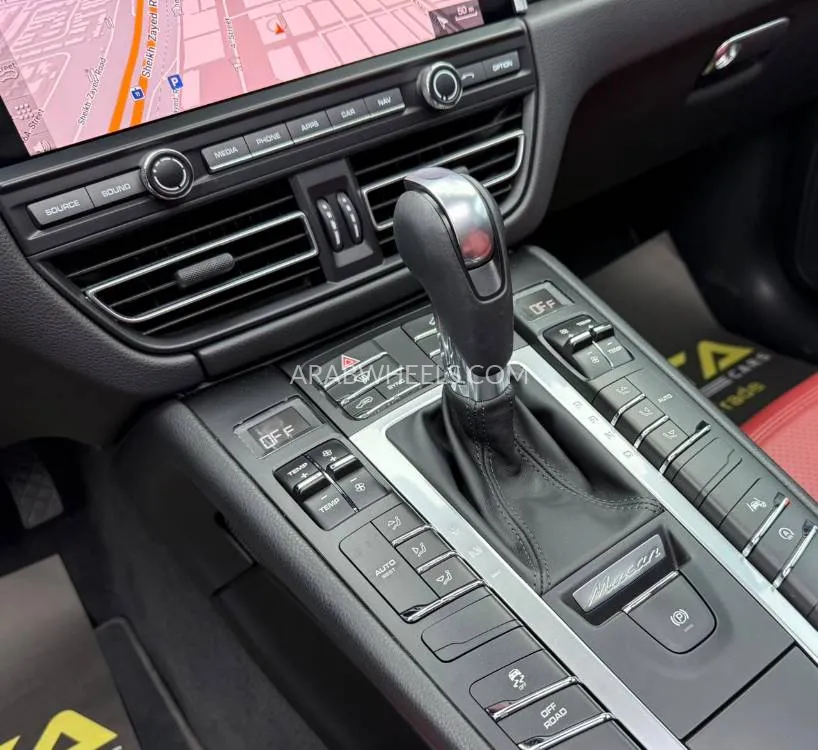 Porsche Macan 2023 for Sale in Dubai Image-16