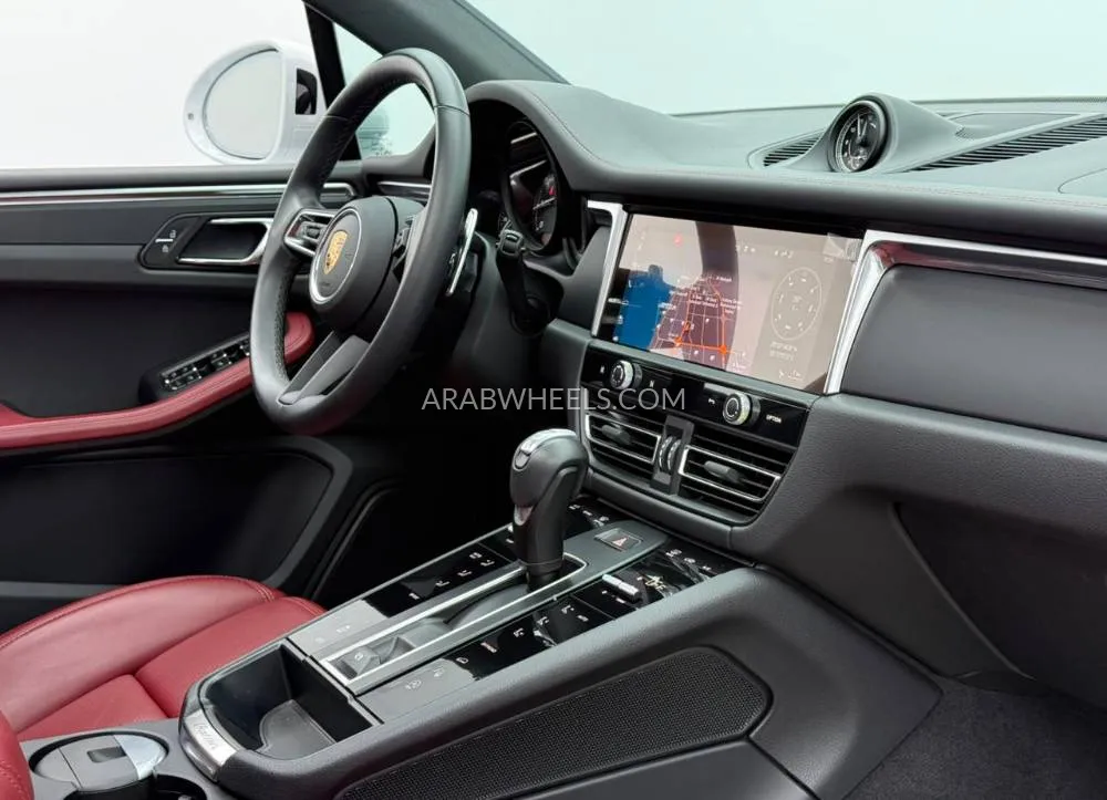 Porsche Macan 2024 for Sale in Dubai Image-7