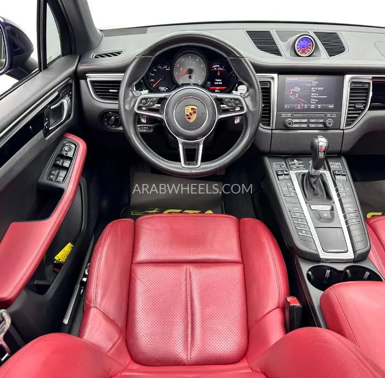 Porsche Macan 2018 for Sale in Dubai Image-8