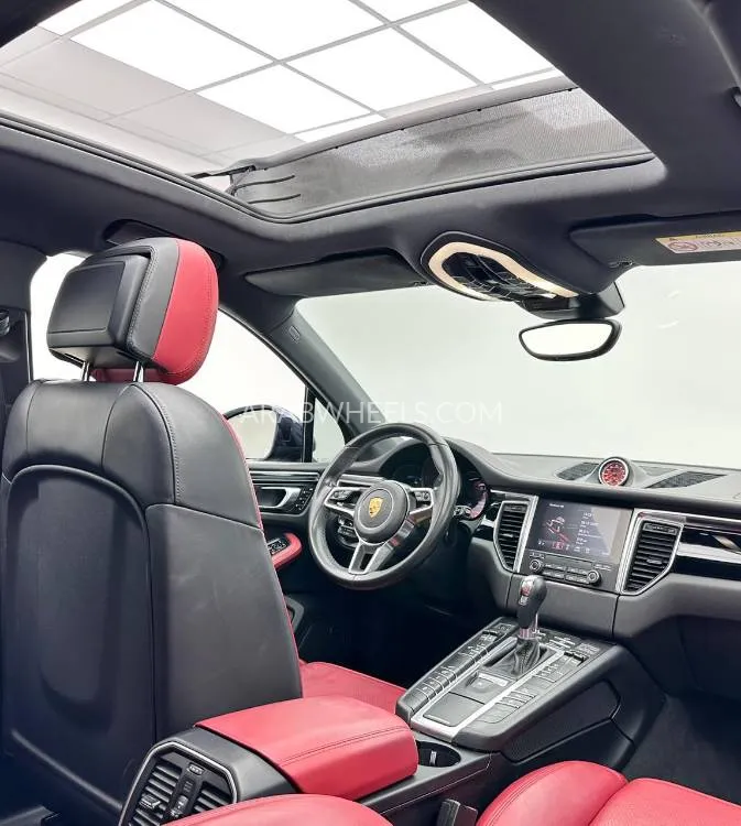 Porsche Macan 2018 for Sale in Dubai Image-13