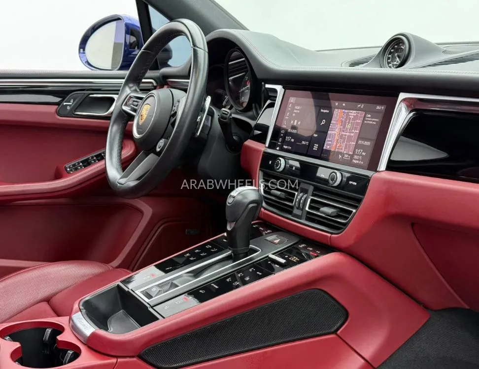 Porsche Macan 2022 for Sale in Dubai Image-7