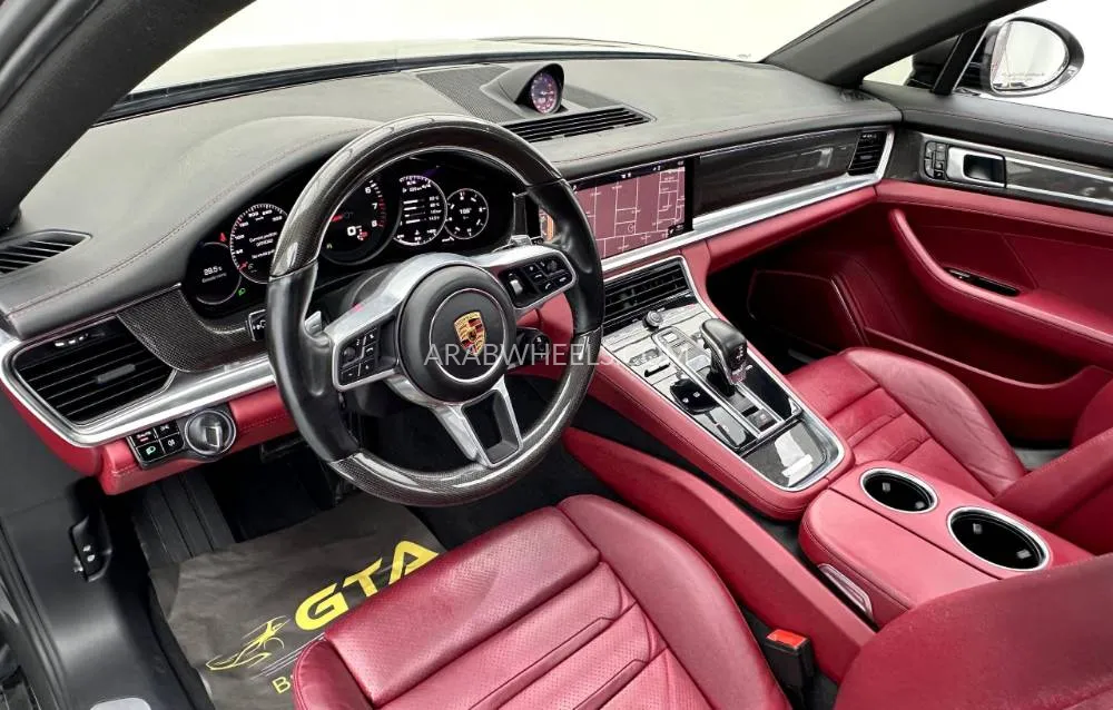 Porsche Panamera 2018 for Sale in Dubai Image-9