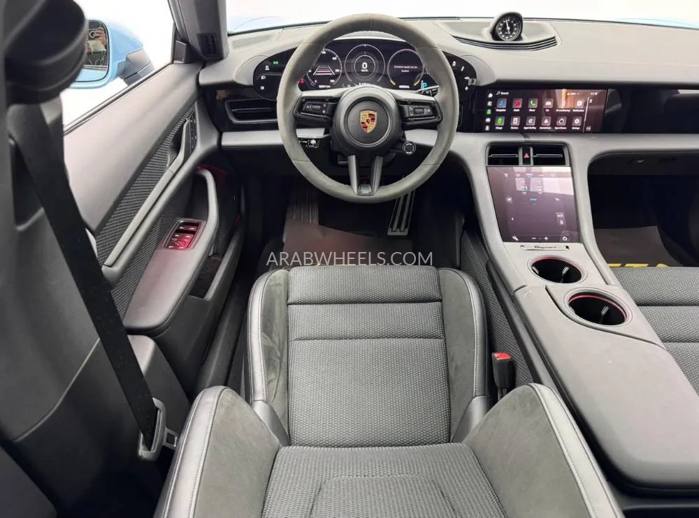 Porsche Taycan 2023 for Sale in Dubai Image-8