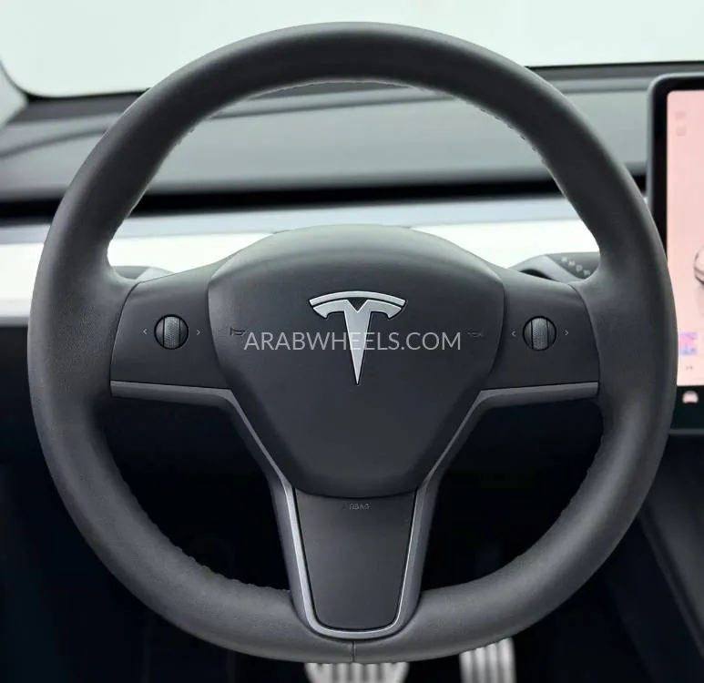 Tesla Model Y 2023 for Sale in Dubai Image-16