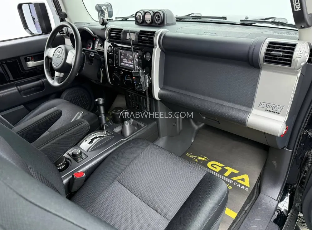 Toyota FJ Cruiser 2015 for Sale in Dubai Image-12