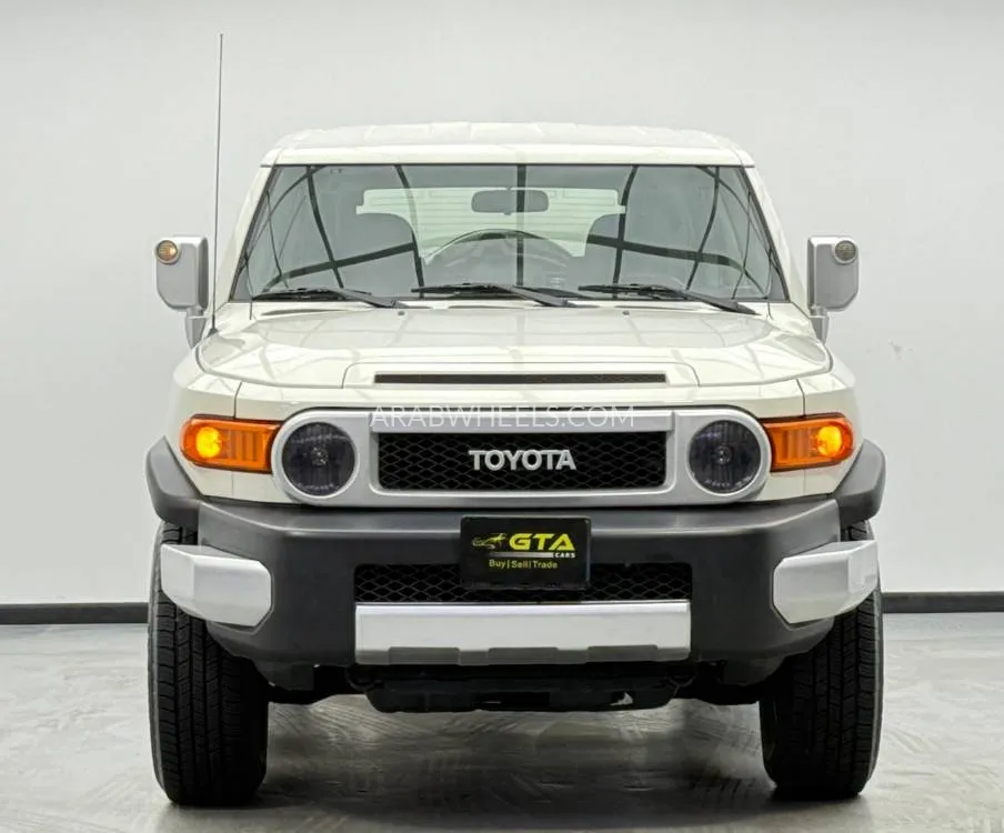 Toyota FJ Cruiser 2018 for Sale in Dubai Image-2
