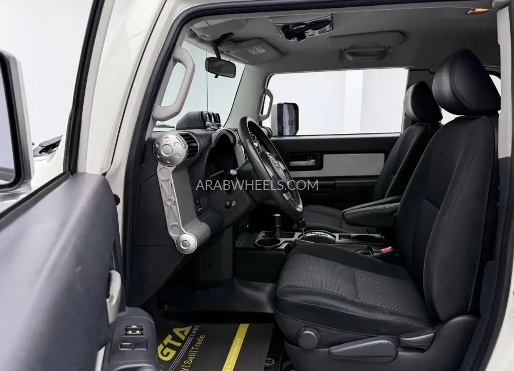 Toyota FJ Cruiser 2018 for Sale in Dubai Image-12