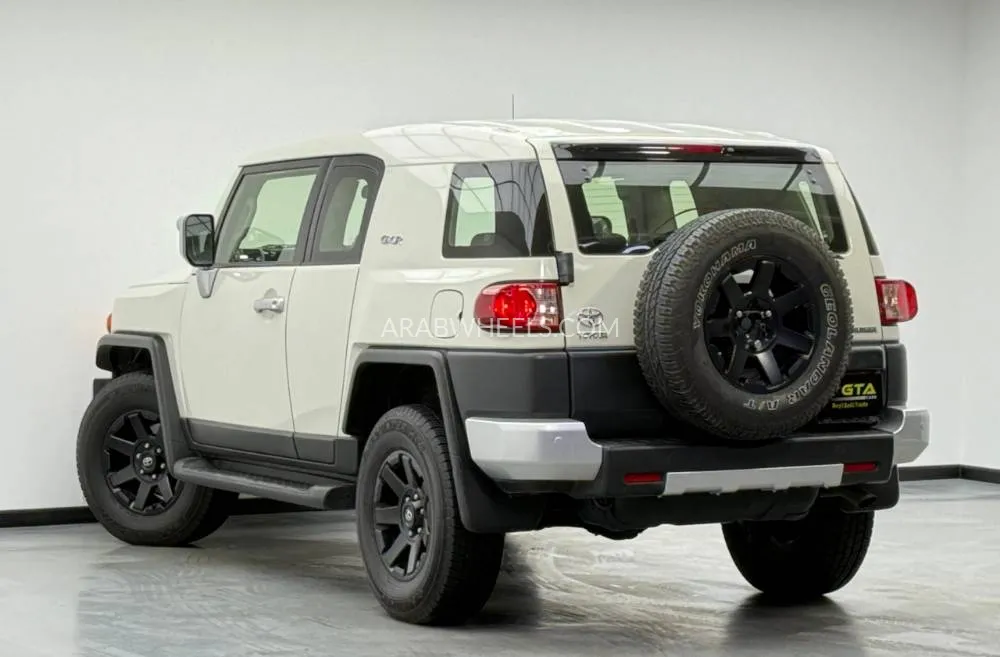 Toyota FJ Cruiser 2018 for Sale in Dubai Image-4
