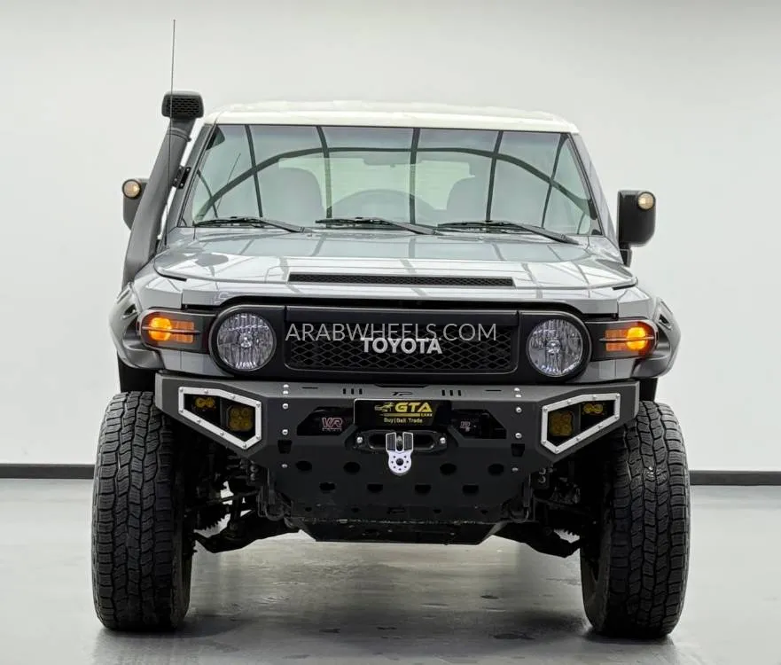 Toyota FJ Cruiser 2021 for Sale in Dubai Image-2