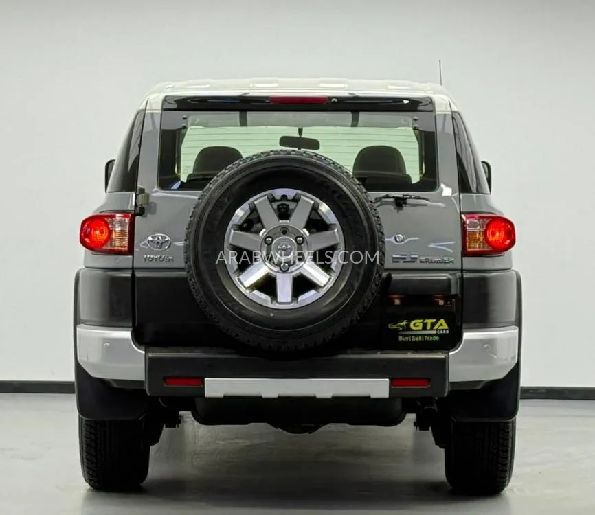 Toyota FJ Cruiser 2022 for Sale in Dubai Image-5