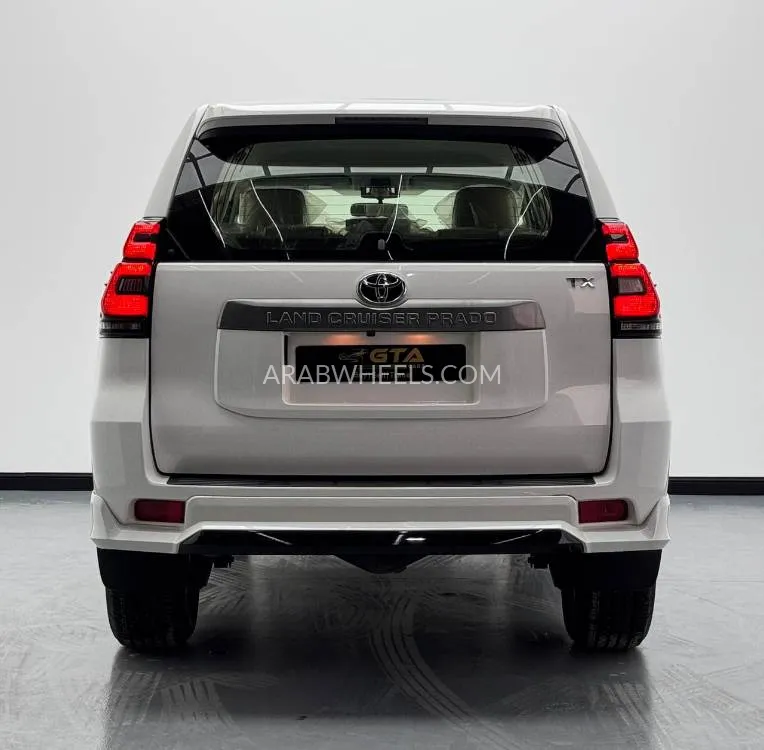 Toyota Land Cruiser Prado 2018 for Sale in Dubai Image-5