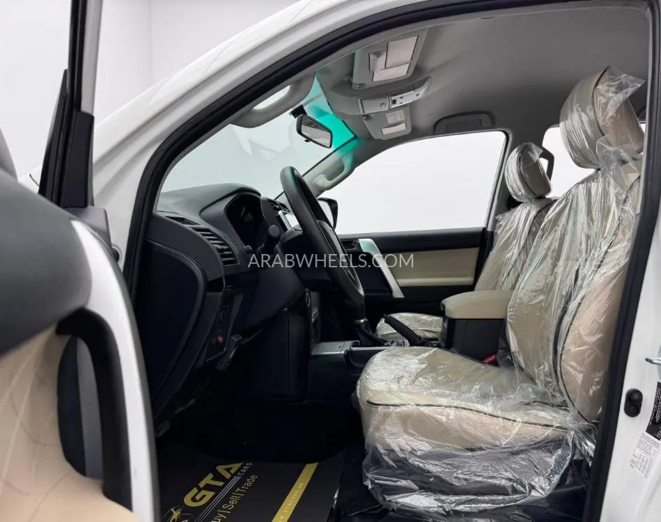 Toyota Land Cruiser Prado 2018 for Sale in Dubai Image-11